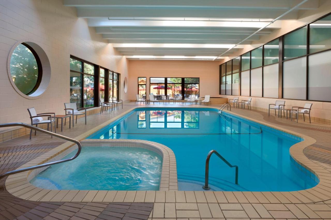 מיסיסאוגה Four Points By Sheraton Toronto Airport מראה חיצוני תמונה