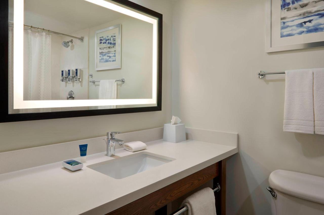 מיסיסאוגה Four Points By Sheraton Toronto Airport מראה חיצוני תמונה