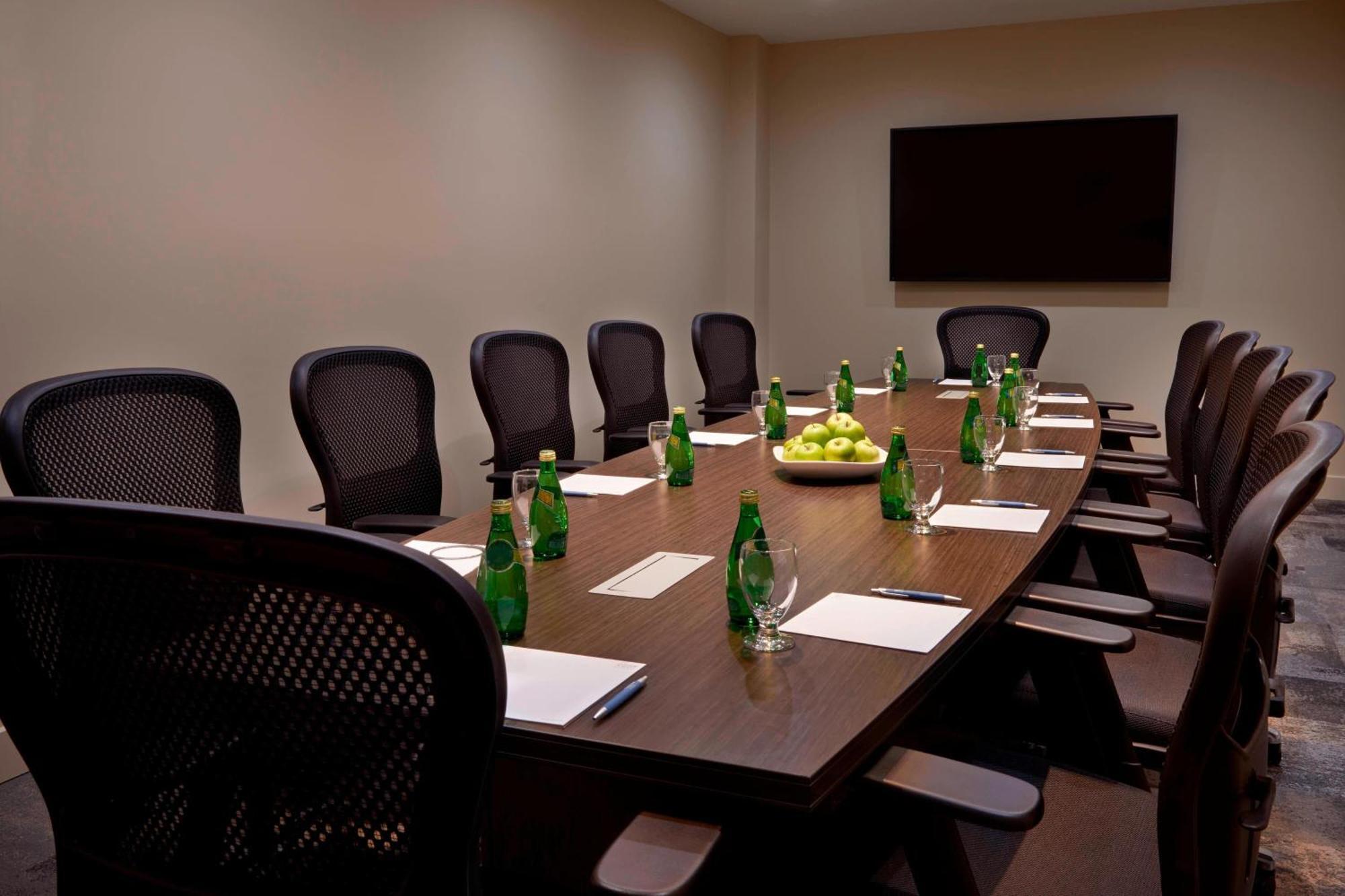 מיסיסאוגה Four Points By Sheraton Toronto Airport מראה חיצוני תמונה