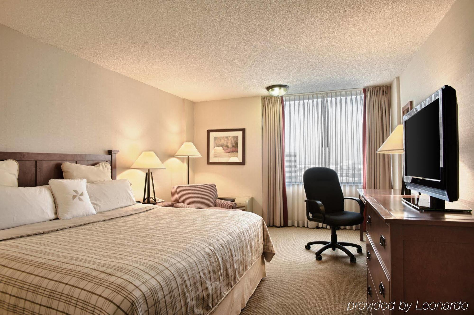 מיסיסאוגה Four Points By Sheraton Toronto Airport מראה חיצוני תמונה