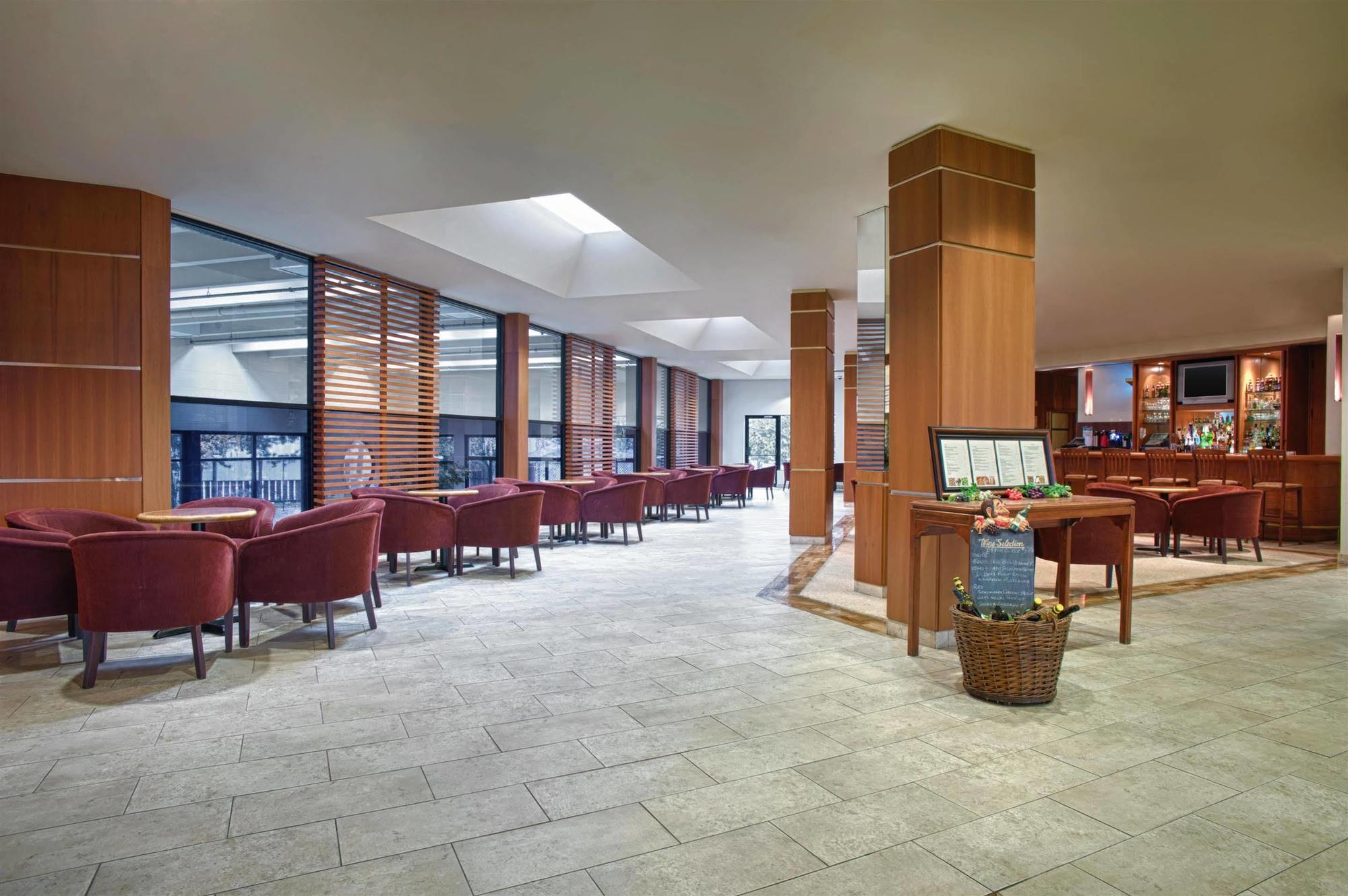 מיסיסאוגה Four Points By Sheraton Toronto Airport מראה חיצוני תמונה