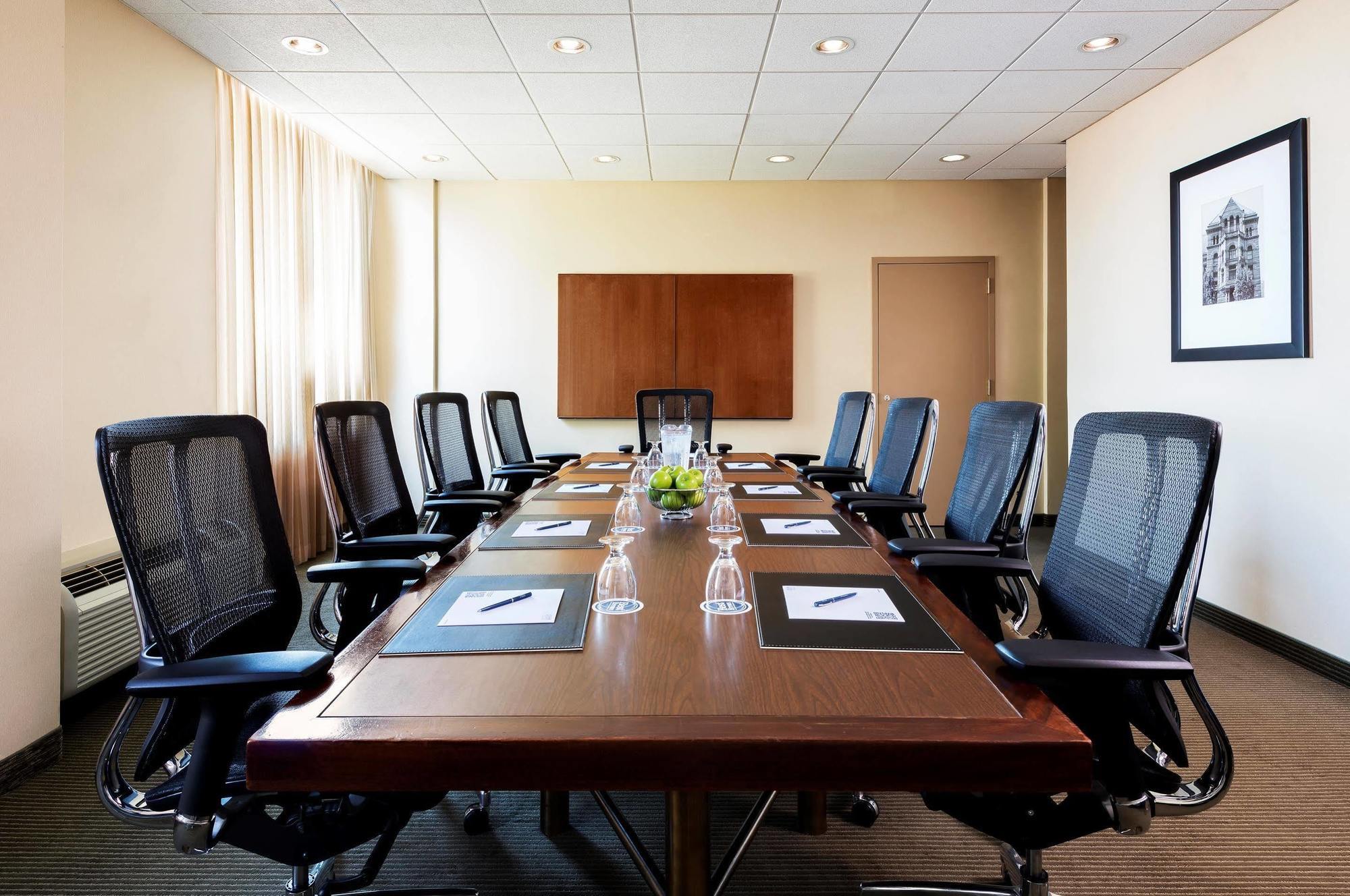 מיסיסאוגה Four Points By Sheraton Toronto Airport מראה חיצוני תמונה
