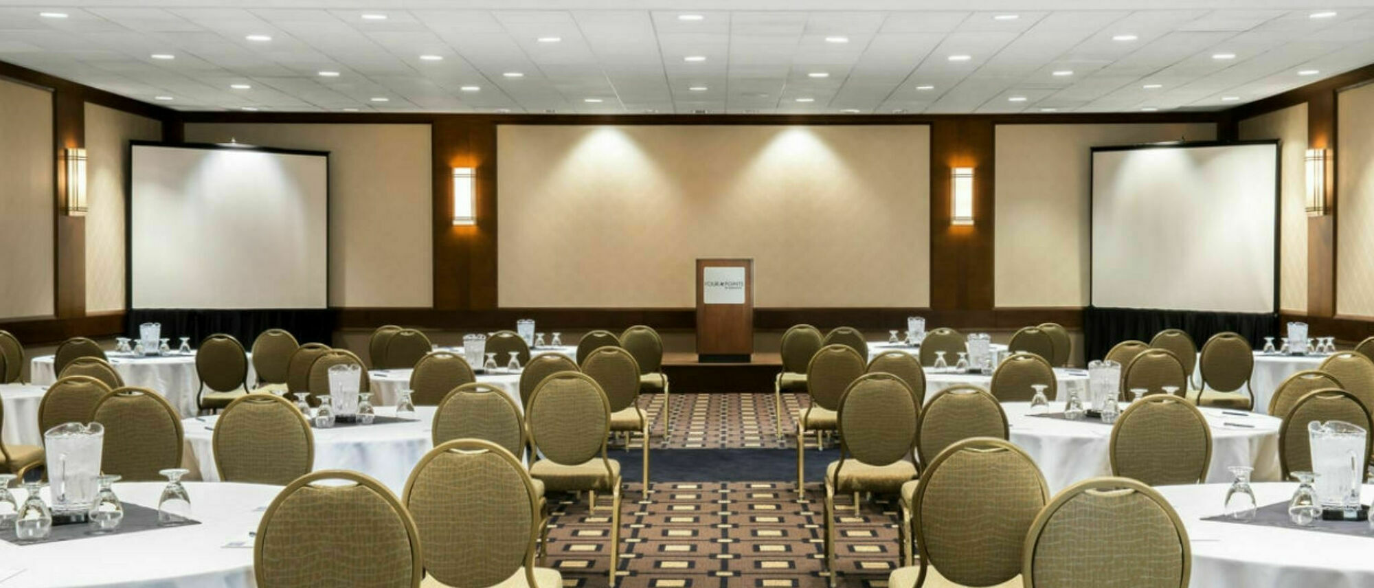 מיסיסאוגה Four Points By Sheraton Toronto Airport מראה חיצוני תמונה